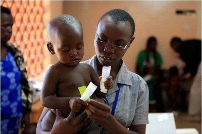 Check-up exam prior to vaccination by the PATH Malaria Vaccine Initiative.
