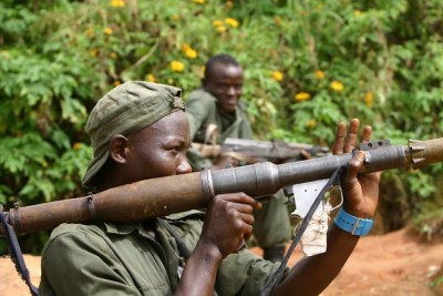 Militaires FARDC avec un lance roquettes, Sud Kivu
