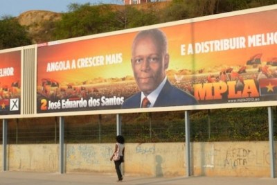 Le président angolais Jose Eduardo dos Santos