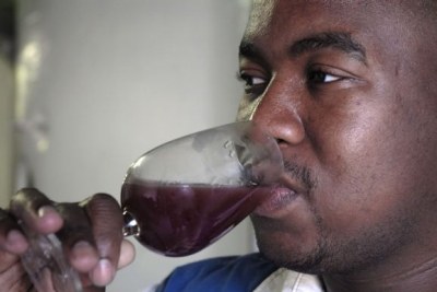 File photo: A winemaker tests a new batch of wine. The researchers warned that although regular and moderate wine consumption may be beneficial to your health, excessive use of alcohol is one of the greatest risk factors for developing heart disease.