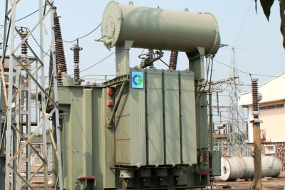 Transformateur de la Snel au poste de distribution du courant électrique à Bandalungwa.