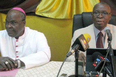 Le groupe de médiateurs composé de Son Excellence Monsieur Jean-Baptiste Ouédraogo, ancien Chef d’Etat, de Son Excellence Monseigneur Paul Ouédraogo, archevêque métropolitain de Bobo-Dioulasso.