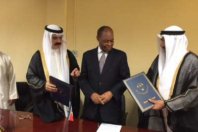 The Loan Agreement was signed on behalf of the Kingdom of Swaziland by Mr. Martin Dlamini, Minister of Finance, and the Deputy Director-General of the Kuwait Fund for Arab Economic Development, in attendance of His Excellency Hasan Oqab, Ambassador of the State of Kuwait to South Africa and Mr. Abdulrahman Al-Hashim, Regional Manager for Central, East and South African Countries.