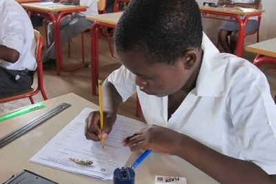 A student taking an exam in Zimbabwe. (file photo)