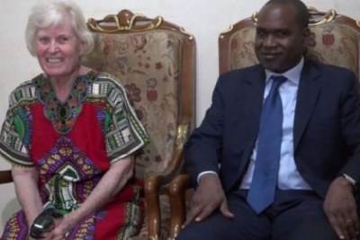 Jocelyne Elliot avec le ministre burkinabè des Affaires étrangères, Alpha Barry