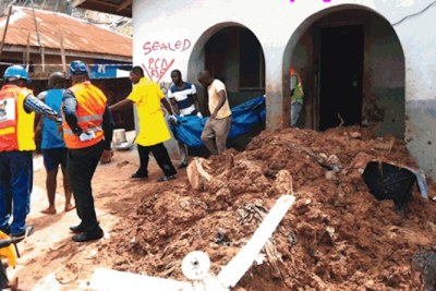 Mudslide kills woman in Lagos.