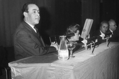 Mehdi Ben Barka lors d'un congrès du l'Union nationale des forces populaires (UNFP) en 1960 à Issy-les-Moulineaux.