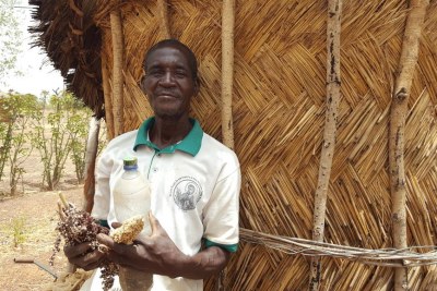 Théodore Nabaloum, producteur agroécologiste de Korsimoro, dans le nord du Burkina Faso. Comme lui, une centaine d'agriculteurs de cette commune se sont convertis au bio