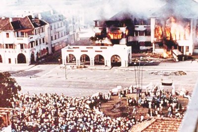 Le 13 Mai 1972 , l'hôtel de ville fut incendié par des manifestants