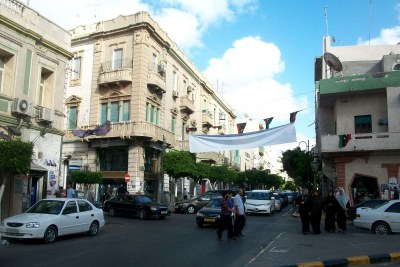 24 décembre (jour de l'indépendance libyenne) dans le quartier italien de la capitale libyenne Tripoli. La rue était connue sous le nom de rue du 1er septembre (le jour de la révolution Fateh de Kadhafi, communément acceptée comme un coup d'État) sous la dictature de Kadhafi.