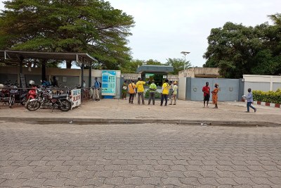 L'entrée du CNHU à Cotonou.