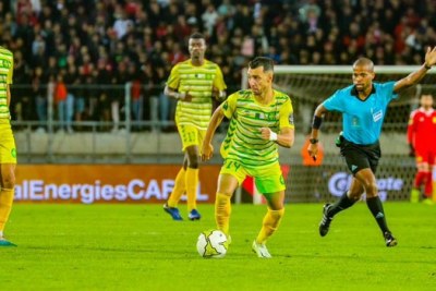 La JS Kabylie s'est inclinée face au WA Casablanca sur le score de 0 à 3 (mi-temps: 0-1), en match comptant pour la sixième et dernière journée du groupe A de la Ligue des champions d'Afrique de football, disputé samedi soir à Casablanca.