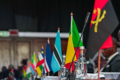 Drapeaux des pays au Forum AGOA à Johannesburg, le 2 novembre 2023.