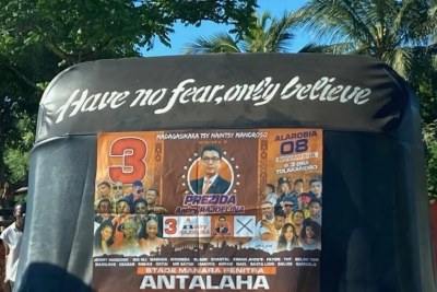A vehicle with a poster promoting the campaign of Andry Rajoelina, on November 8, 2023, in Antalaha.